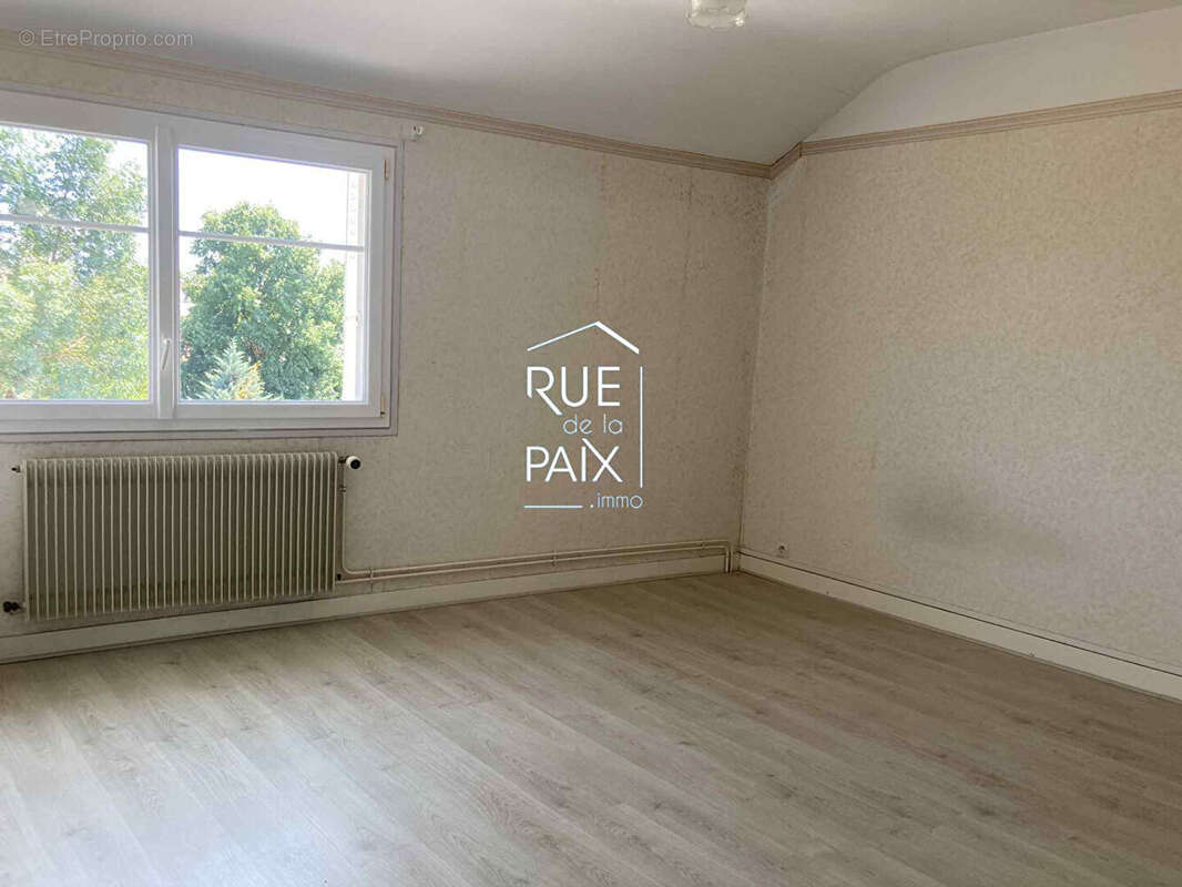 Maison à CHATELLERAULT