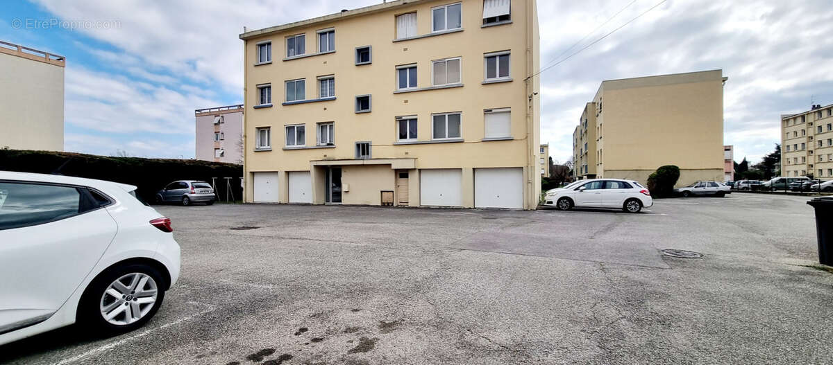Appartement type 4, très lumineux avec garage et balcon - à Guilherand-Granges - photo 10