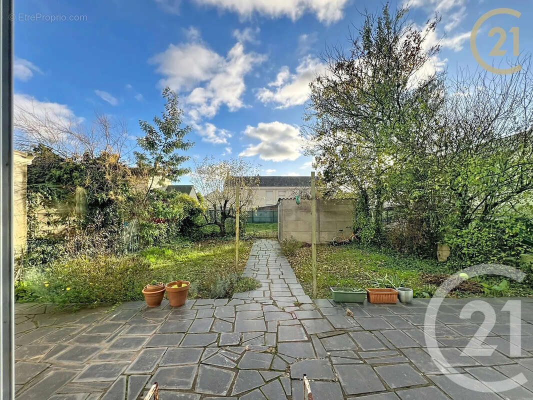 Maison à LES PONTS-DE-CE