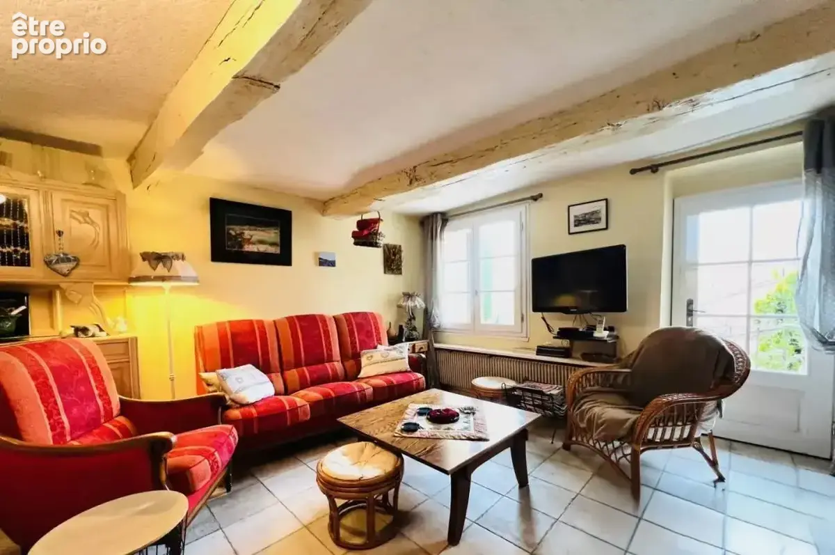 Maison de village 110 m² avec jardin de 265 m², garage et parking privé  Aurel - photo 6