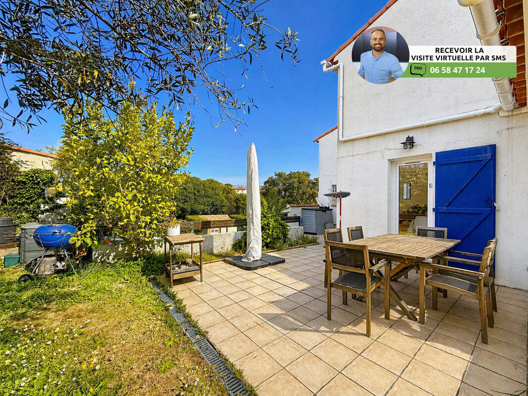 Maison à LA ROQUETTE-SUR-SIAGNE