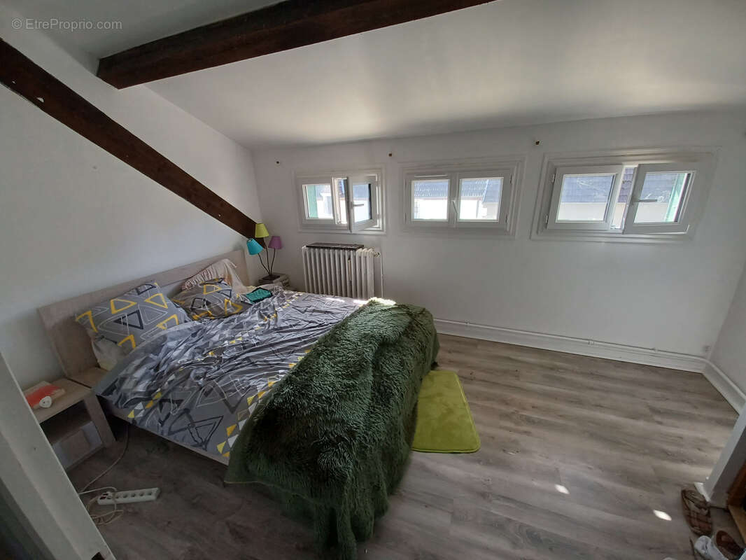 Maison à JUSSY-LE-CHAUDRIER