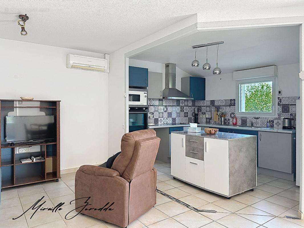 Jonquieres Saint Vincent VILLA, résidence sécurisée de 91m² avec terrasse et parking - photo 3