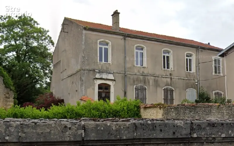 Appartement 660 m² à Lay-Saint-Christophe  - photo 4