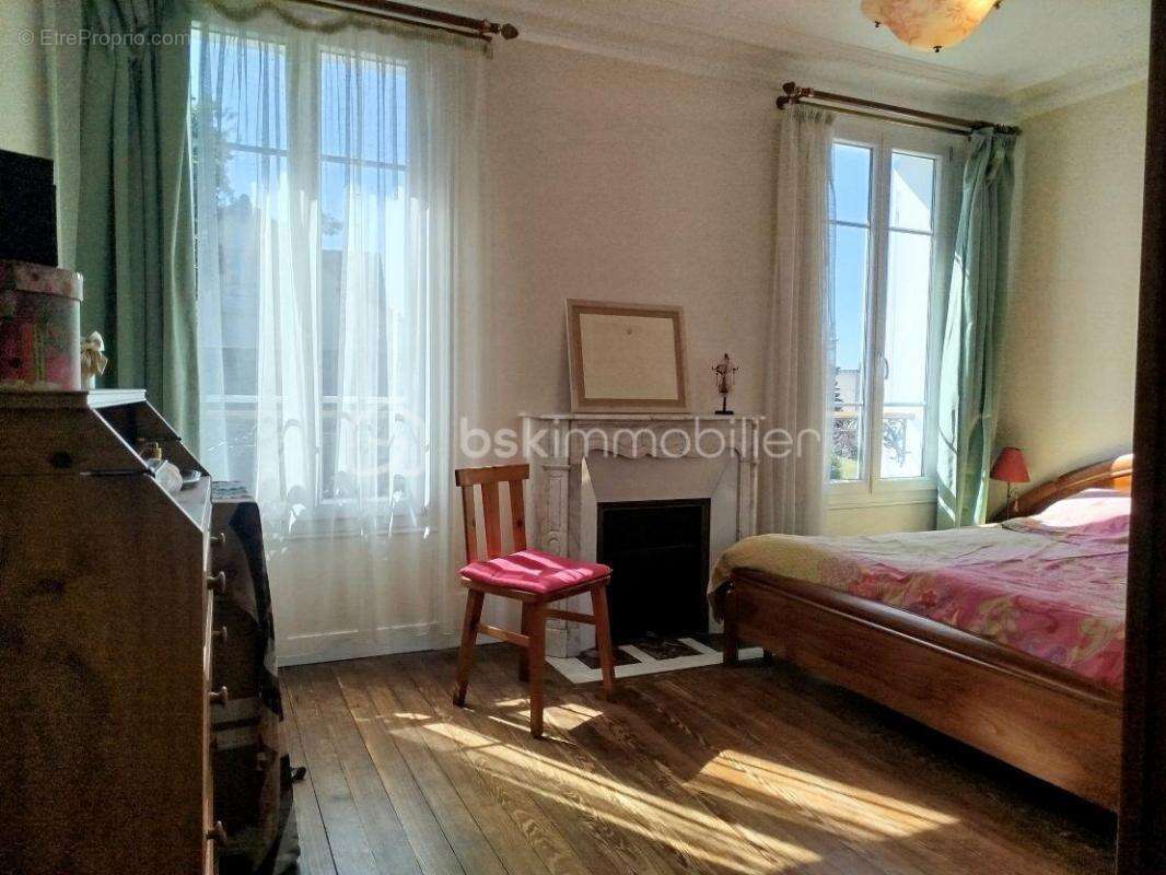 Maison à LES PAVILLONS-SOUS-BOIS