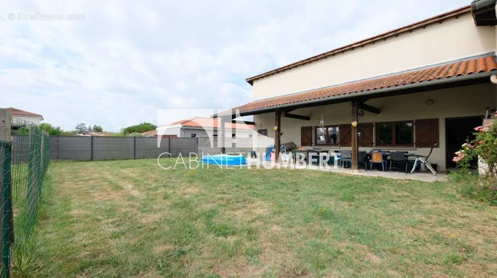 Maison à BOISSET-LES-MONTROND