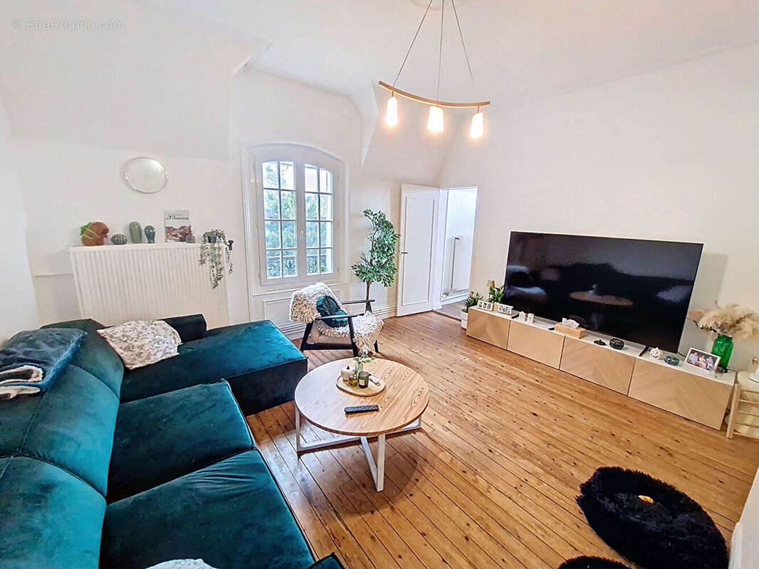 Appartement à ETREPAGNY