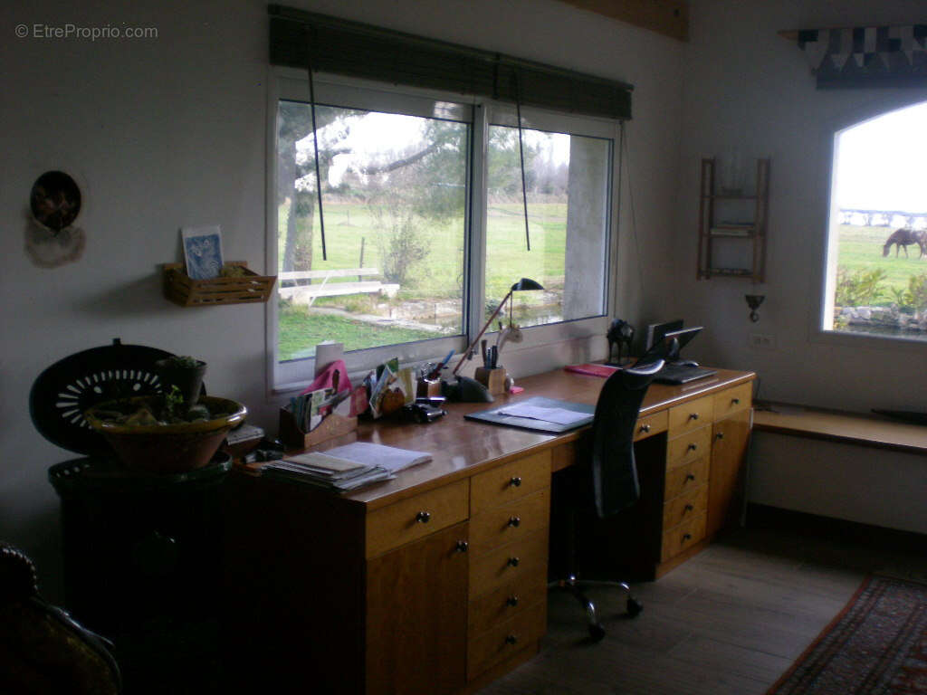 Maison à FONTVIEILLE