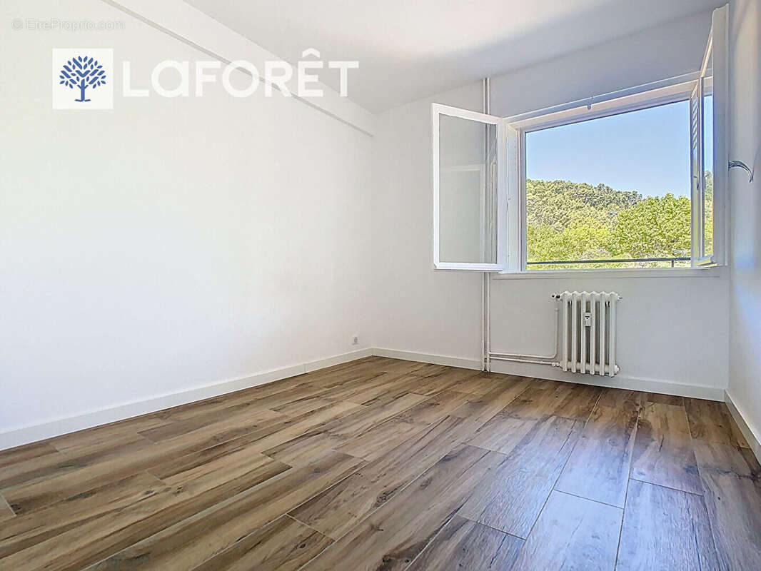 Appartement à LA VALETTE-DU-VAR