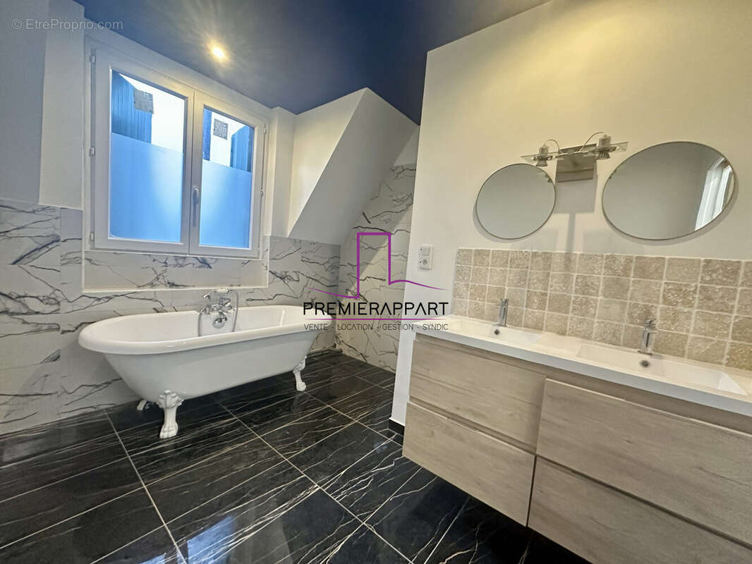 Maison à SARTROUVILLE