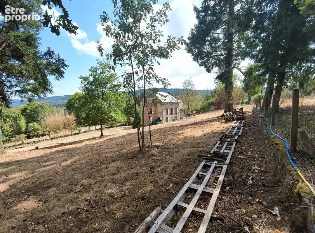 Haute-Vienne - Superbe maison en pierre de 6 chambres avec un jardin de 7700 m², une grange et une vue imprenable - photo 2