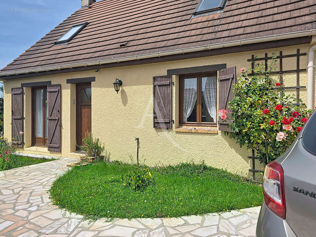 Maison à LONGNES