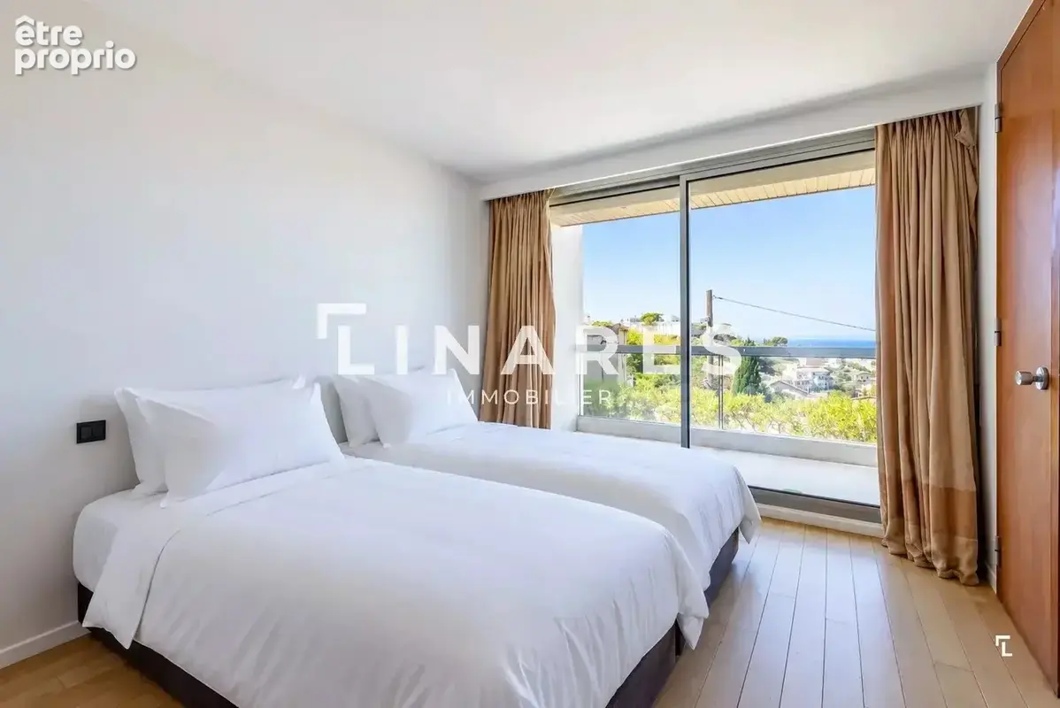 L’ARTEA - Maison T8 de 313 m² - Piscine - Parking - 13007 Roucas Blanc - photo 12