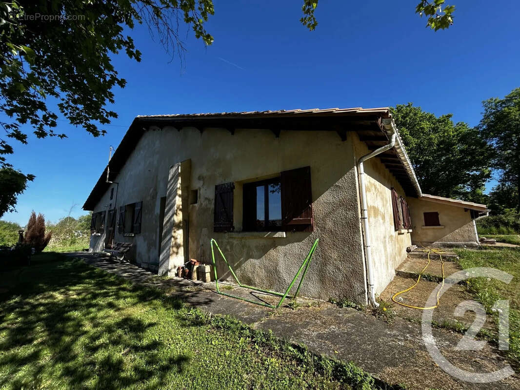 Maison 190 m² à Coutras  - photo 16