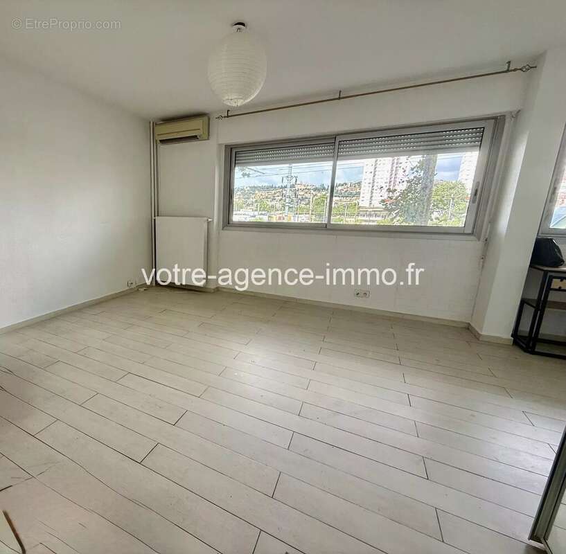 Nice St Roch - T1 de 31 m² et cave - photo 4