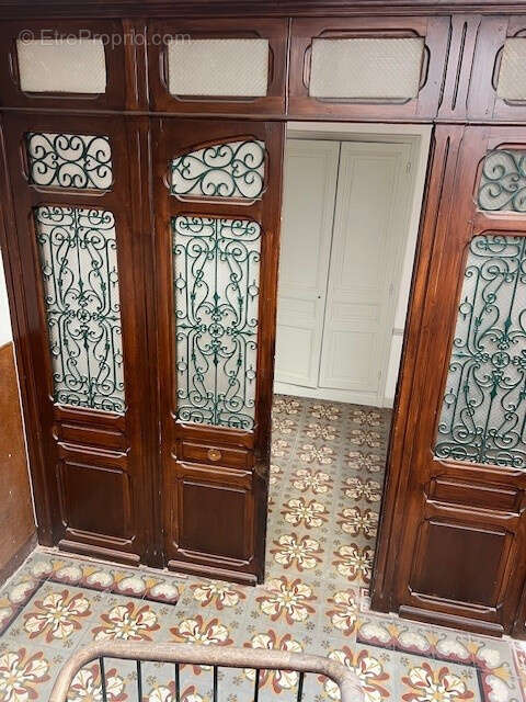 Grand 4 pieces dans tres bel immeuble-centre ville-vastes volumes- tres lumineux-traversant - photo 6