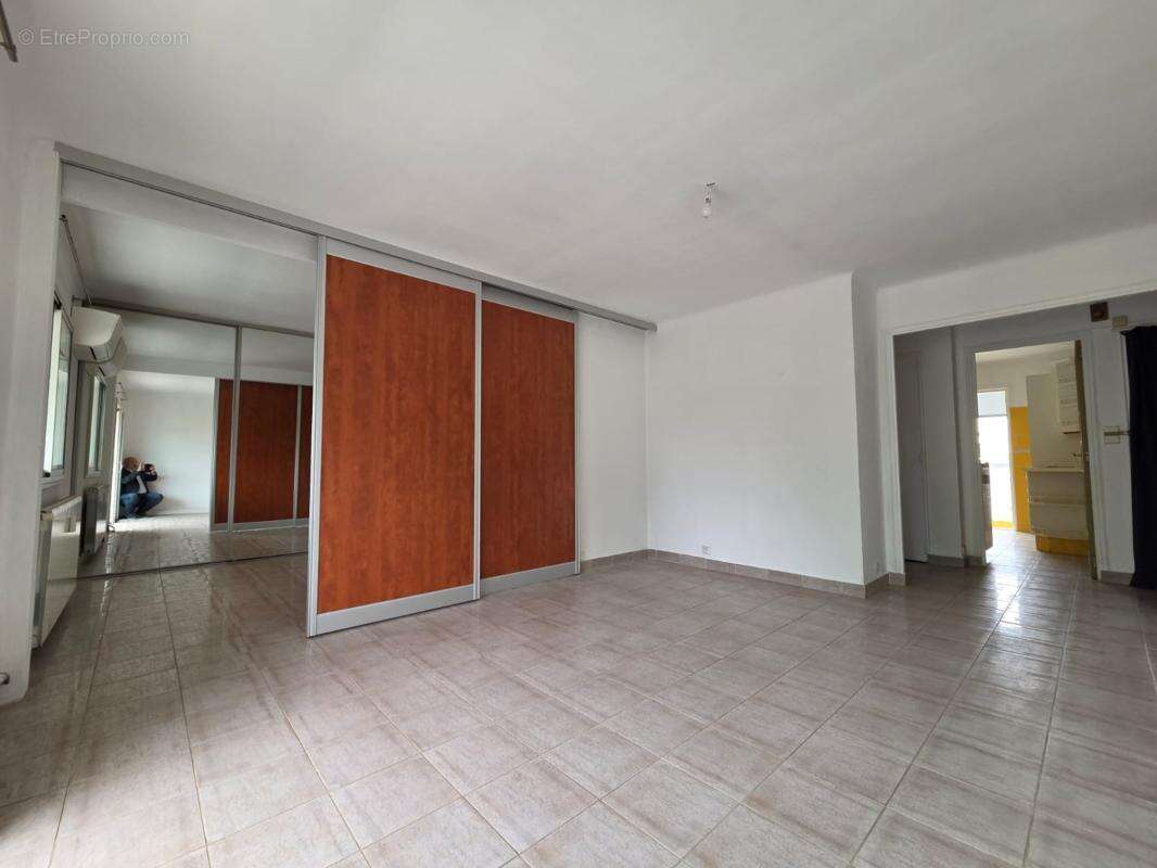 Appartement à SIX-FOURS-LES-PLAGES