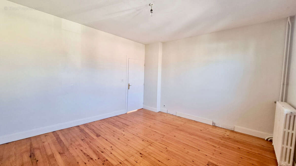 Maison à PONT-DU-CHATEAU