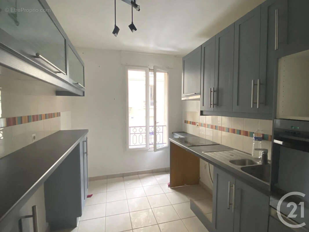 Appartement à NEUILLY-SUR-SEINE