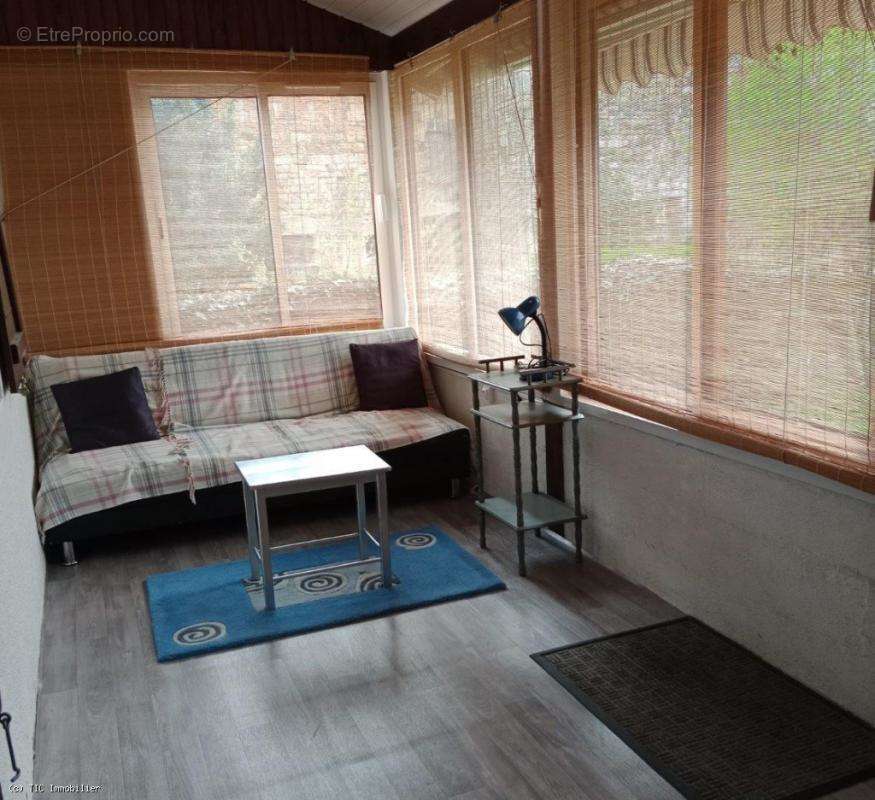 Maison à NANTEUIL-EN-VALLEE