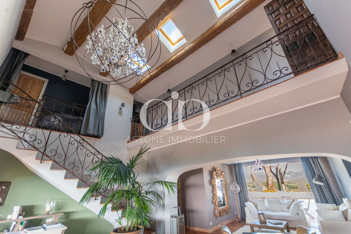 Maison à LA CADIERE-D'AZUR