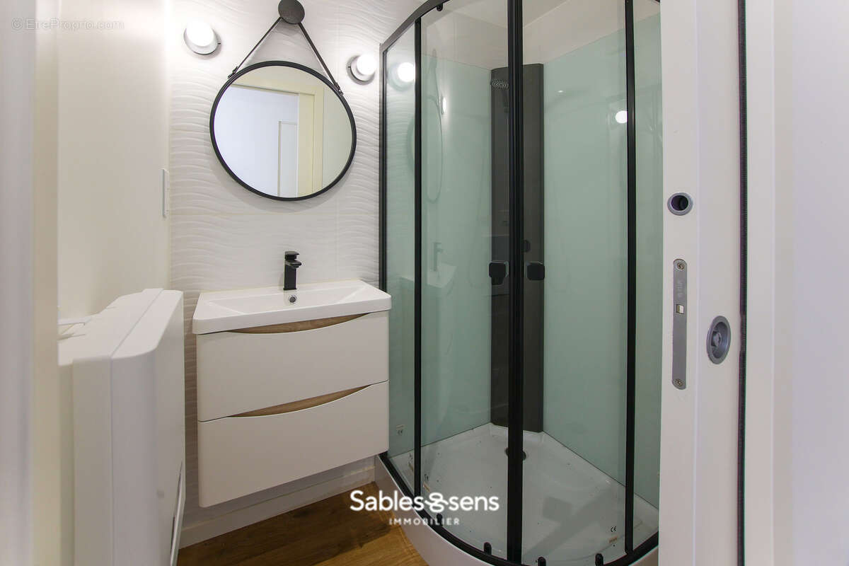 Appartement T4 rénové avec goût en plein cœur des Sables-d’Olonne   Garage en option - photo 12