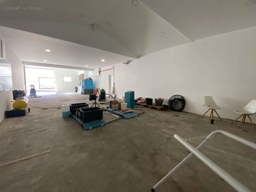 Commerce à BARBECHAT