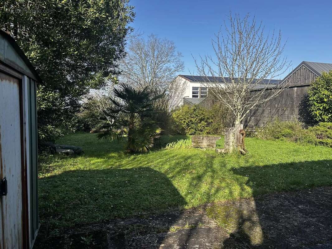 Maison à BROSSAC