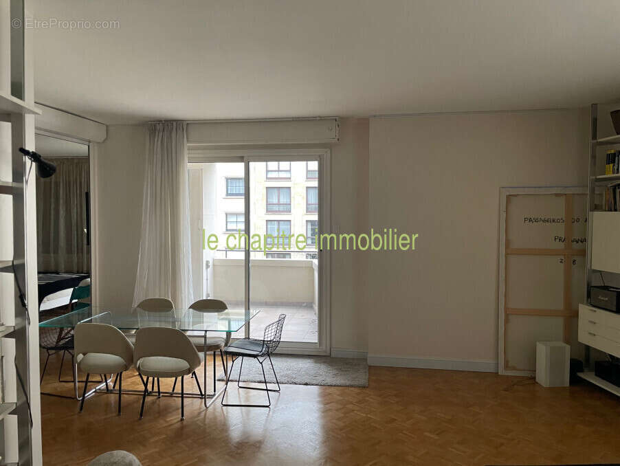 Appartement à PARIS-16E