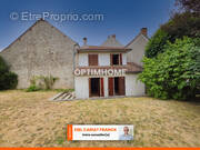 Maison à AZERABLES