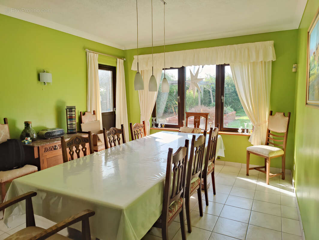 salle à mangée - Maison à BIVILLE-SUR-MER