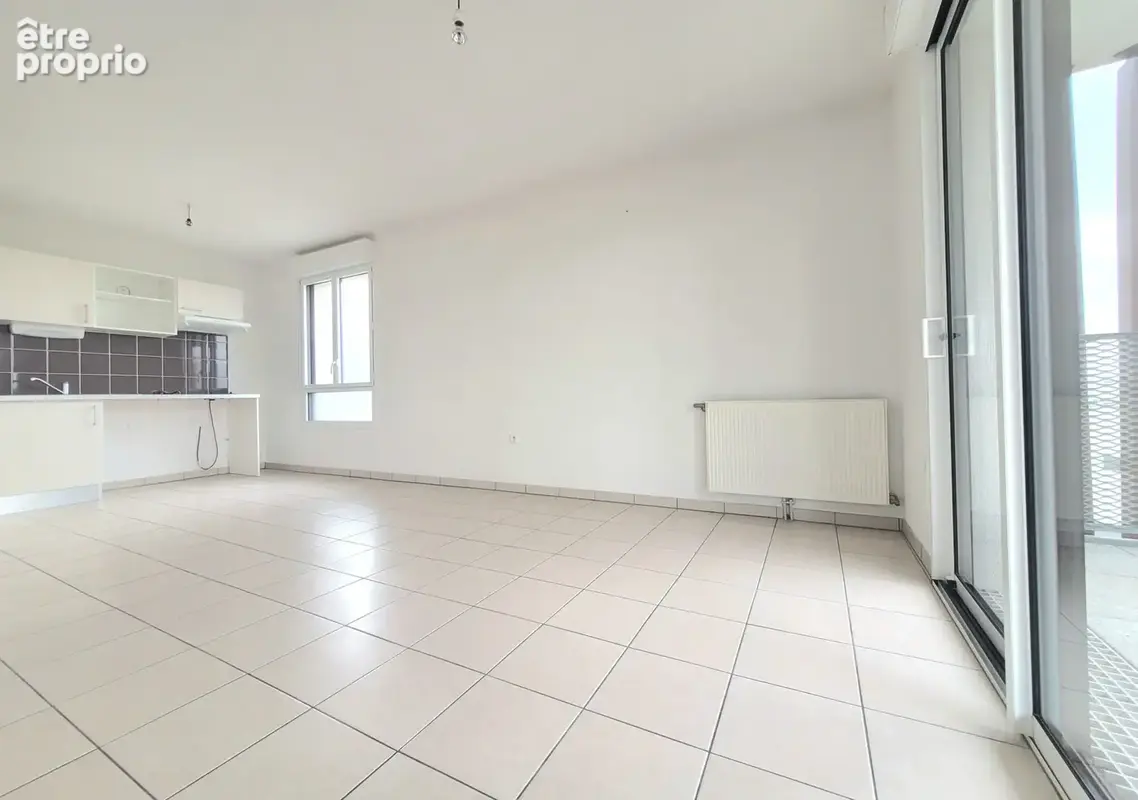 Appartement à BEAUZELLE