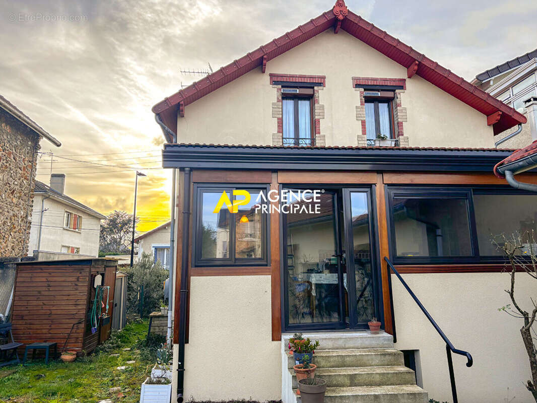 Maison à SARTROUVILLE