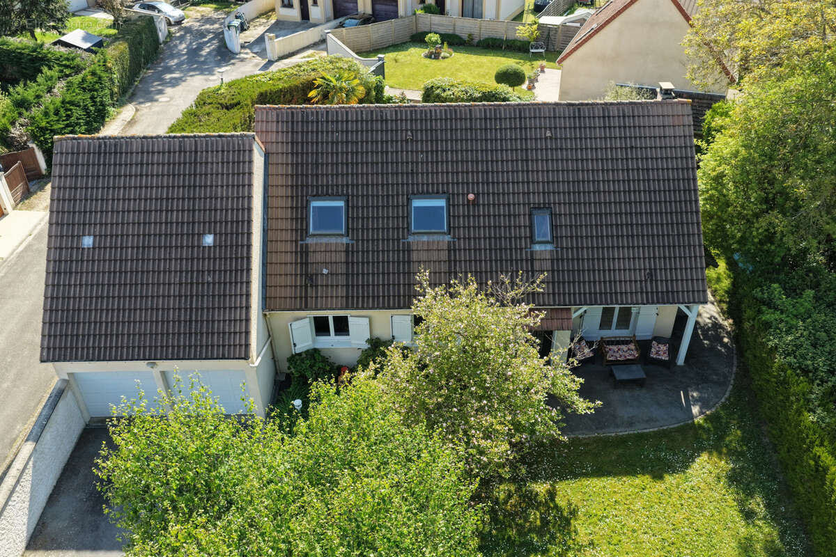 Maison à BONNELLES