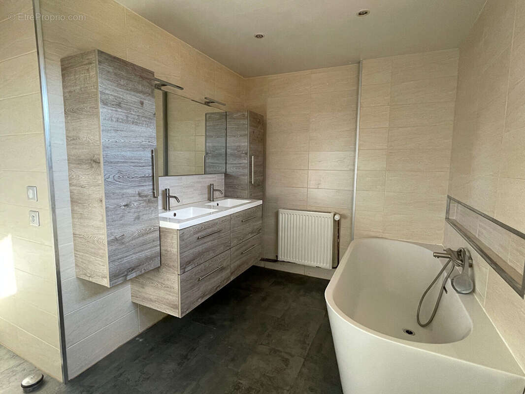 Maison à LONGCHAMPS