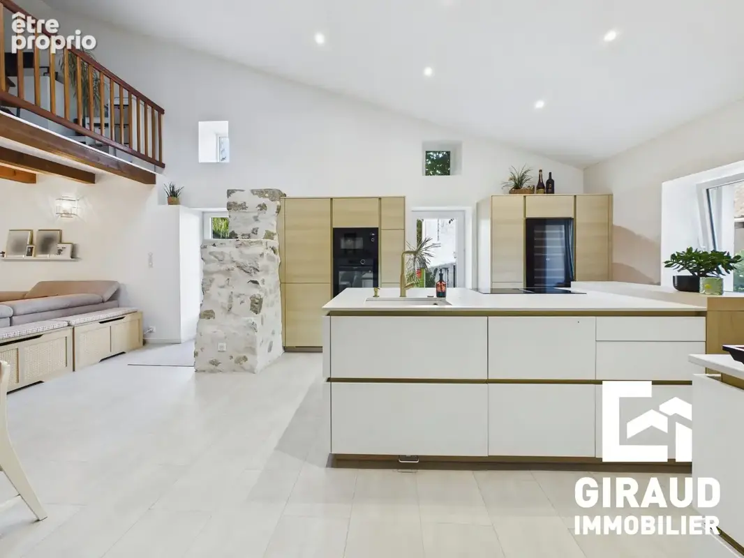 Maison 6 pièces 144 m² à vendre à Saint-Cyr-Des-Gats (85410) - photo 2