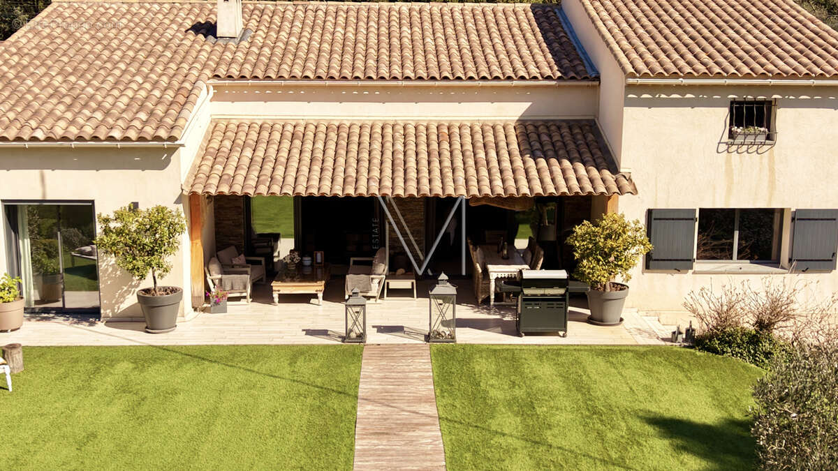 Maison à PLAN-DE-LA-TOUR