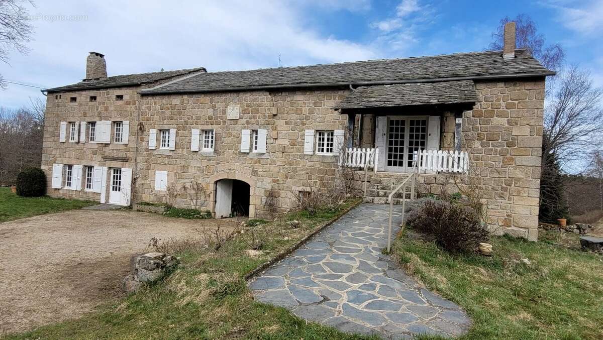 Ferme sur la commune de Chenereilles - photo 12