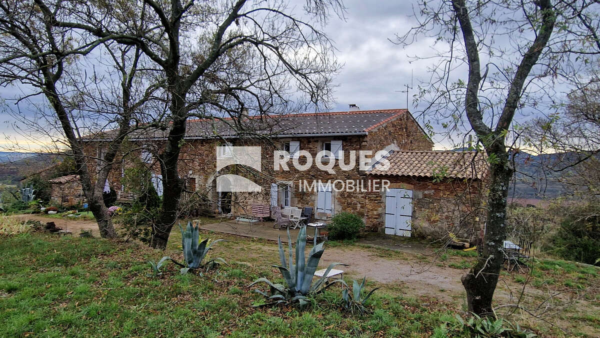 Sud Lodève, propriété en pierre193 m2 habitables plus dépendances, le tout sur 58 ha - photo 10