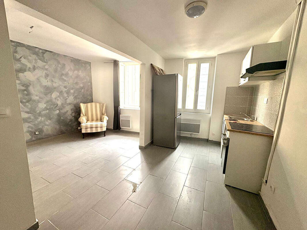 Appartement à ROQUEVAIRE