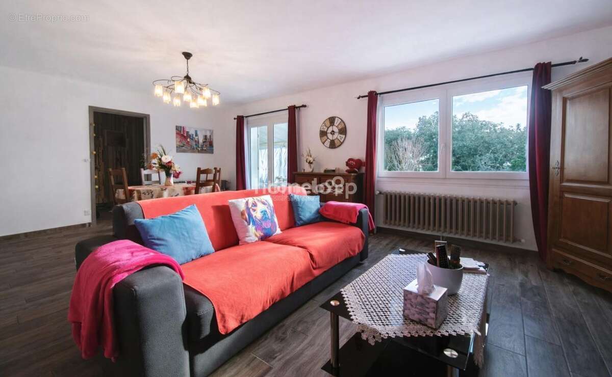 Villa PLAIN PIED de 3 pièces, rénovée avec soin  avec garage sur grand terrain - photo 7