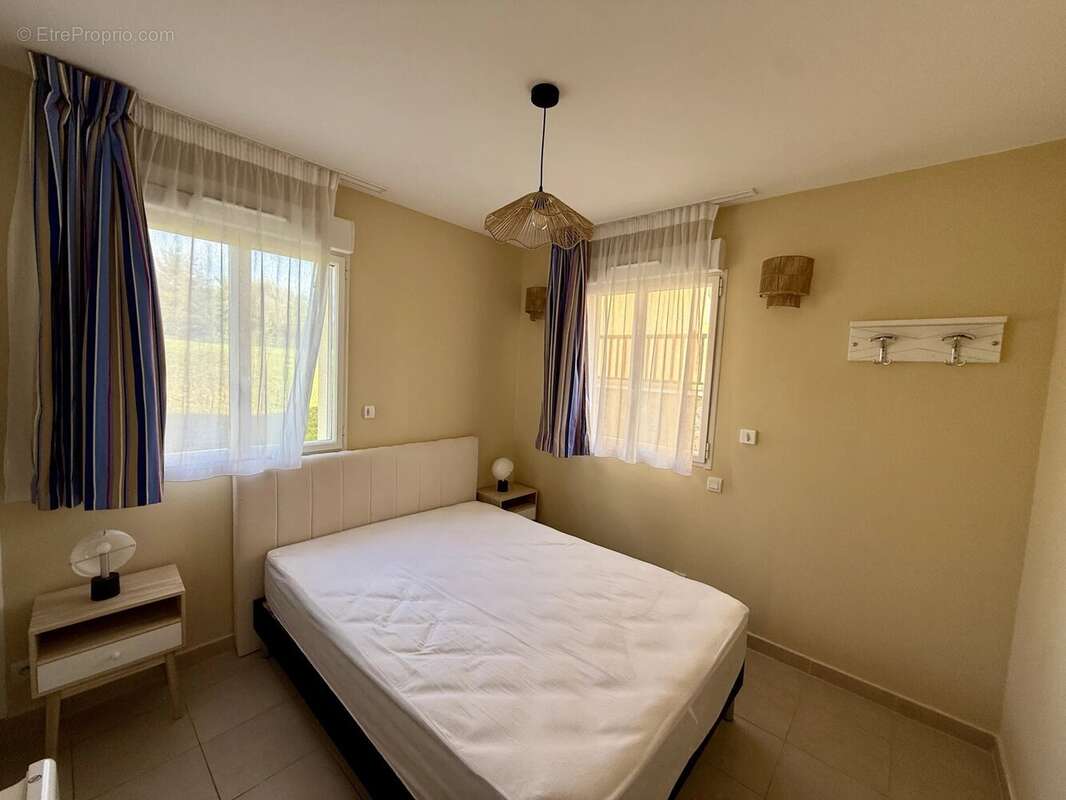 Appartement 65 m² à Saint-Arnoult  - photo 5