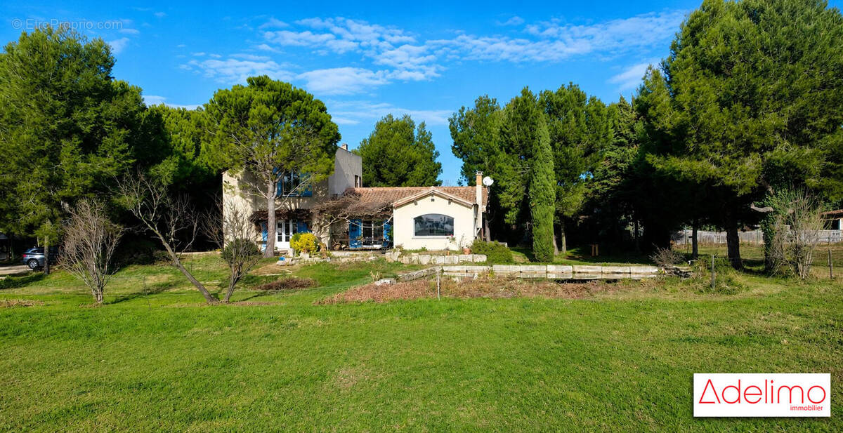 Maison 300 m² à Fontvieille  - photo 3