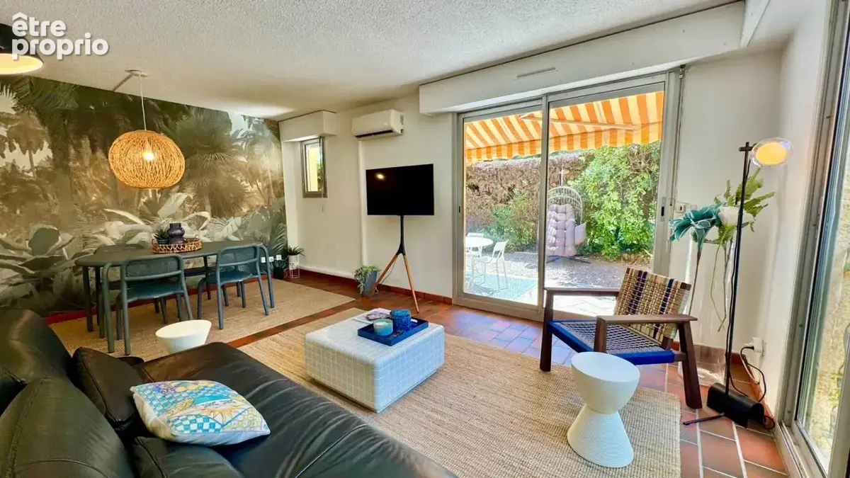 Saint Tropez - Appartement de 65m² avec jardin et piscine - photo 2