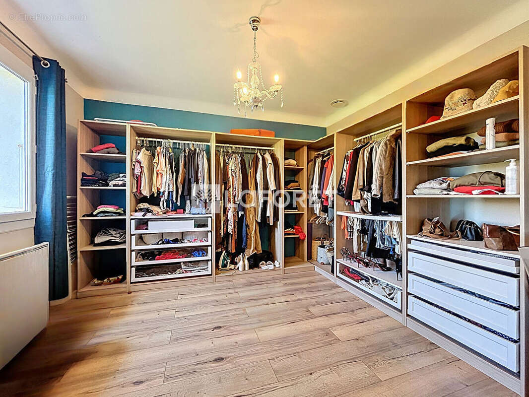 Maison à SAINT-GENIS-DES-FONTAINES