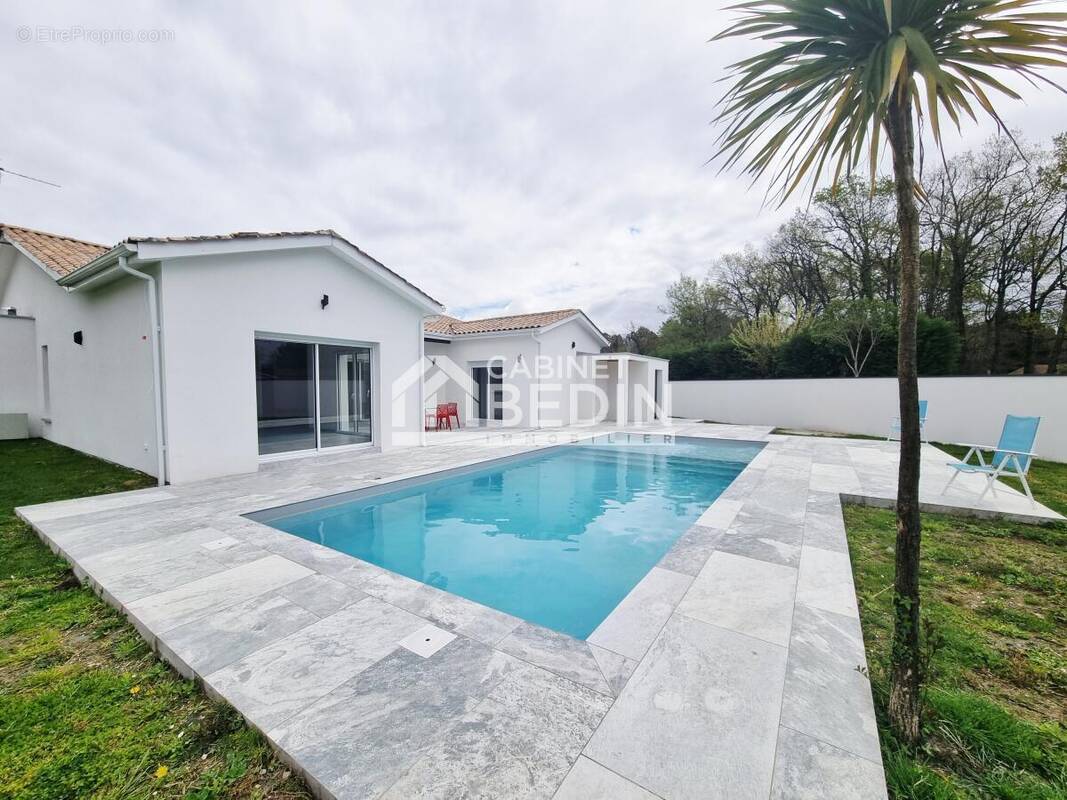 Maison à SAINT-JEAN-D'ILLAC