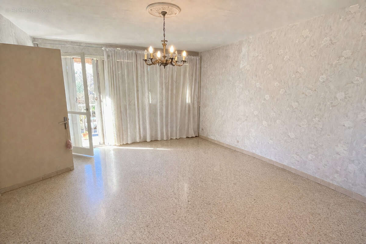 Appartement à HYERES