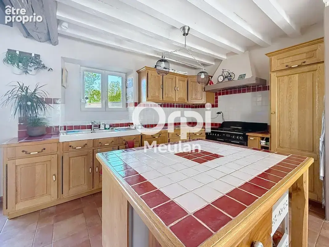 Belle maison en pierres rénovée de 9 pièces - photo 2
