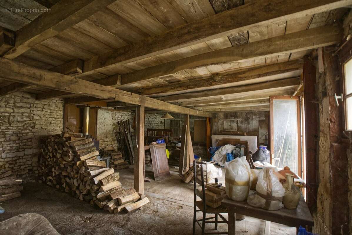 Pavillon de 2 chambres et grande grange à la lisière d'un petit village - photo 12