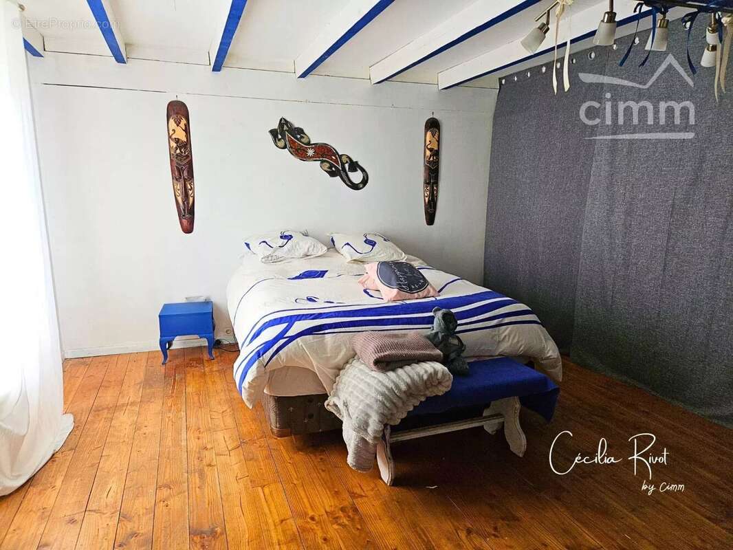 Maison à SAINT-CHRISTOLY-DE-BLAYE